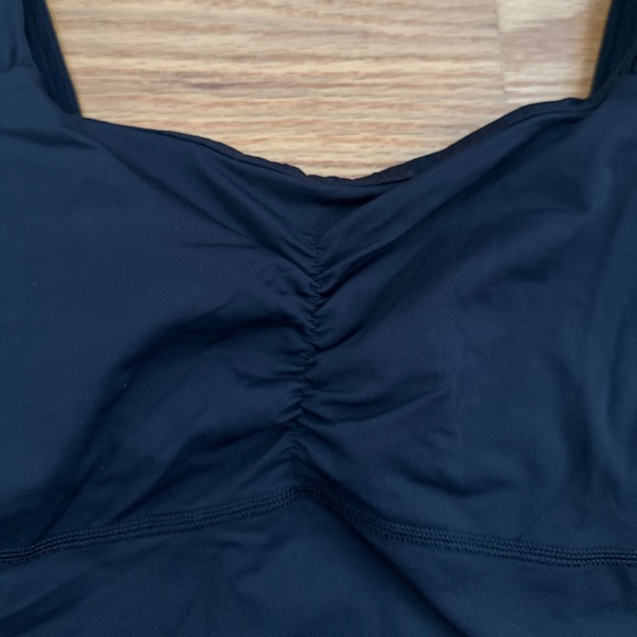 Lululemon NWOT Aria Tank II Black (8) - Picture 4 of 16